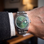 Montre La Cannelée, cadran à chiffres arabes et bracelet jubilé – L'Heure Juste