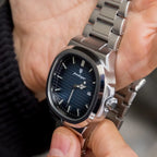Montre L'Aurore, silhouette acier à boîtier intégré – L'Heure Juste